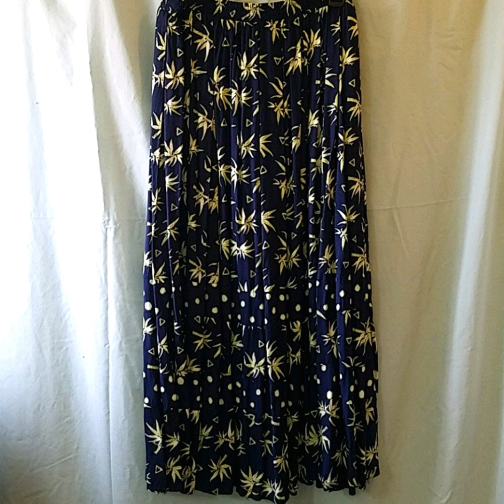 Stephanie Thomas skirt